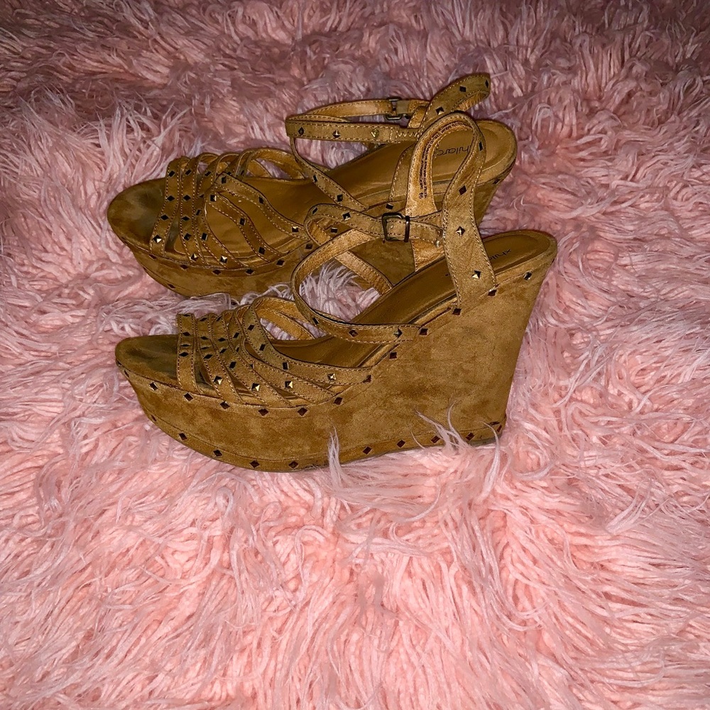 Brown/Gold studded wedges